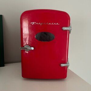 Frigidaire Retro 9-Can Mini Personal Fridge
